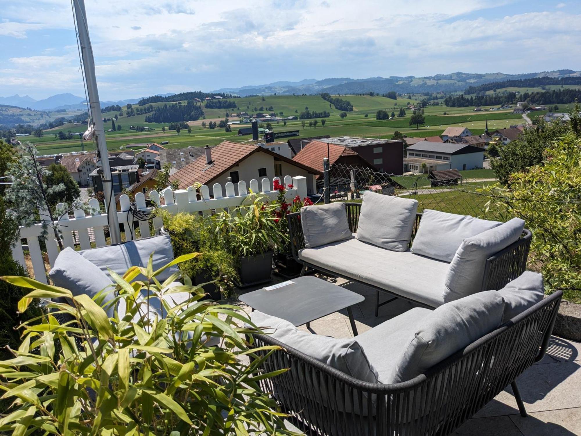 Apart Hotel Near Lucerne Ruswil Exteriör bild